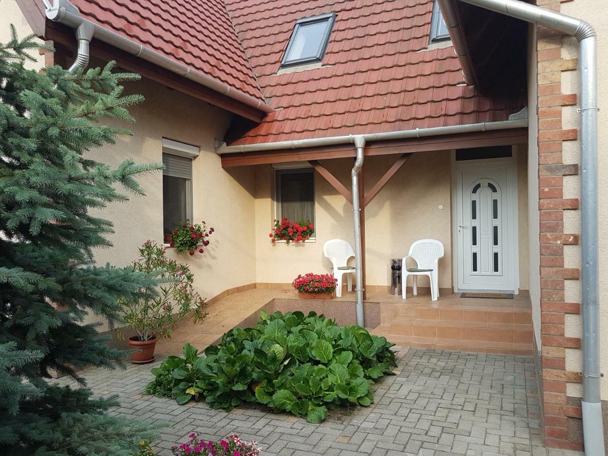 Villa Bellanova Hajduszoboszlo Exterior foto