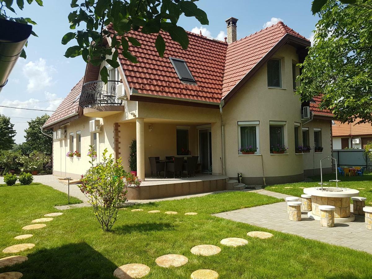 Villa Bellanova Hajduszoboszlo Exterior foto